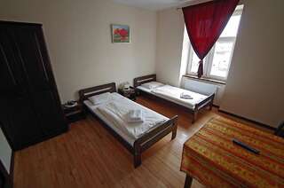 Отели типа «постель и завтрак» Hotelik Hermes Pieniężno Люкс с кроватью размера «king-size»-33
