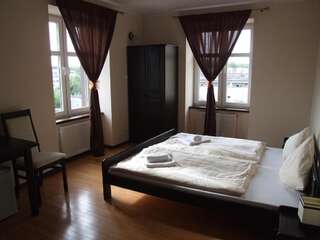Отели типа «постель и завтрак» Hotelik Hermes Pieniężno Двухместный номер с 1 кроватью и собственной ванной комнатой-19